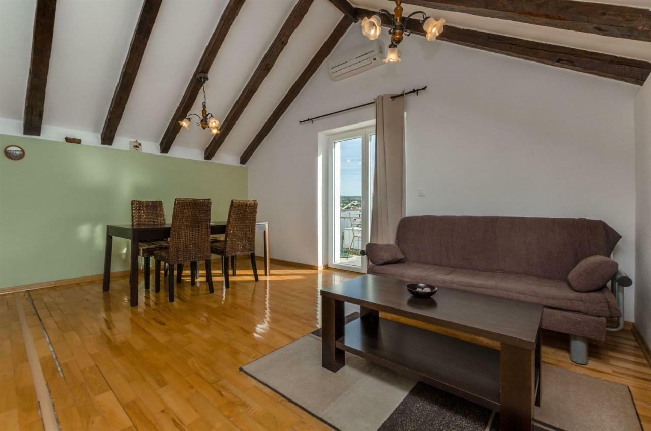 Apartments Renata Primošten Екстериор снимка